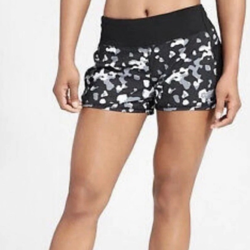 Athleta Ready Set Go Women's Running Athletic Black and White Camo Shorts Small
